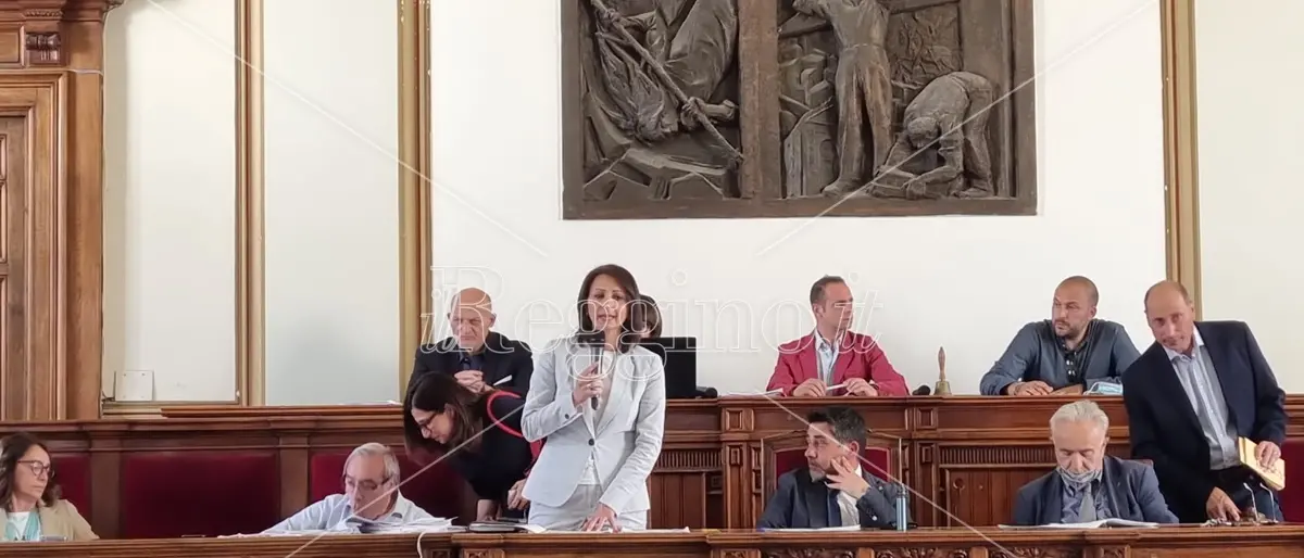 Consiglio comunale a Reggio, approvato il bilancio consolidato 2021