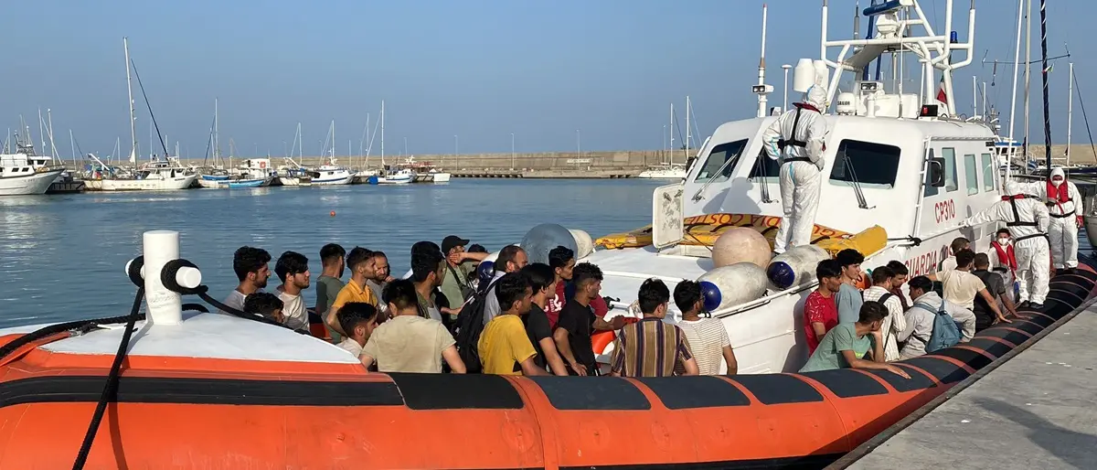 Ancora sbarchi in Calabria, soccorsi nella notte 152 migranti