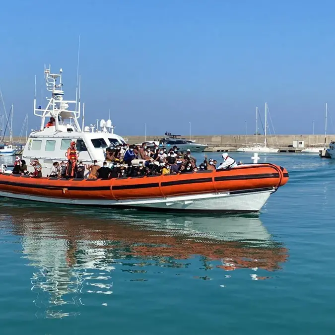 Migranti, arrivati altri 61 al porto di Roccella Jonica