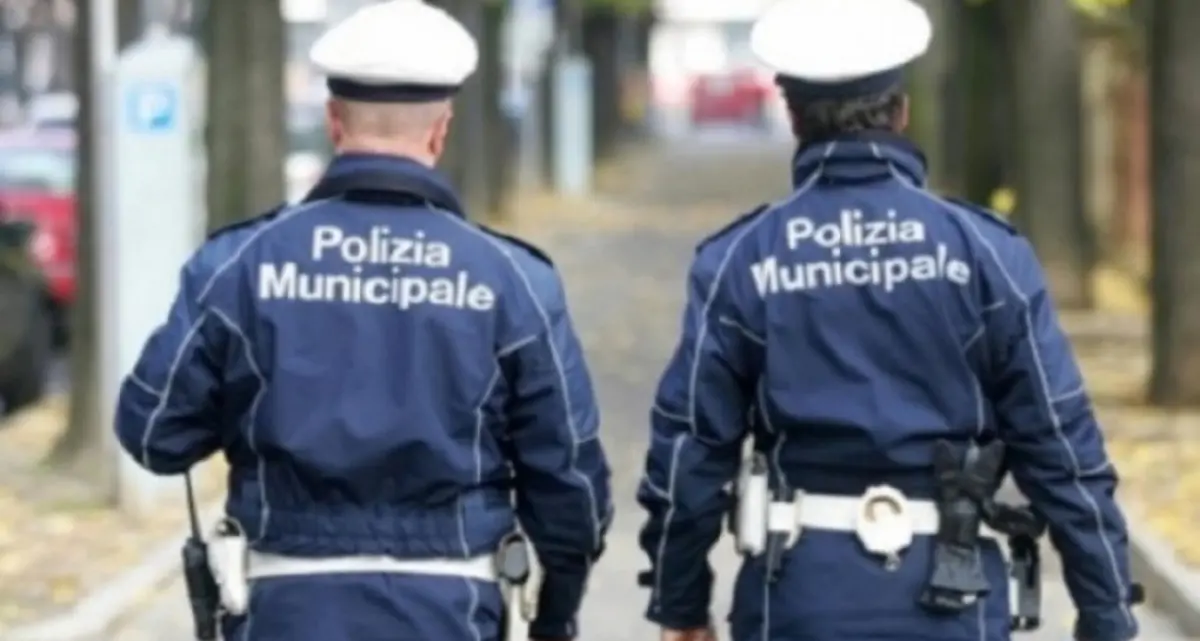 Cosenza, testata in pieno volto ad un agente di Polizia locale. Fermato un uomo