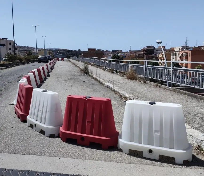 Ponte di Sant'Anna a Reggio, da un anno il restringimento di carreggiata: quando gli interventi?