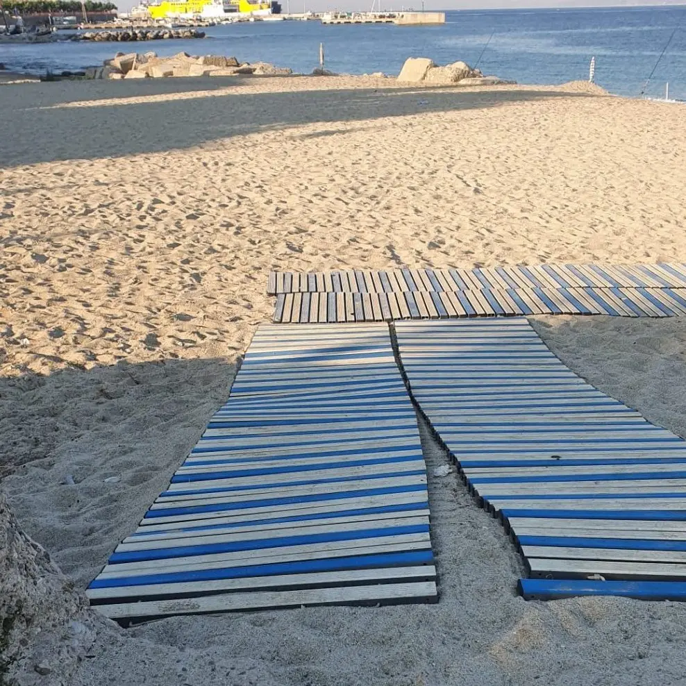 Disabilità e assistenza, a Caulonia prende il via il progetto \"Una spiaggia per tutti\"