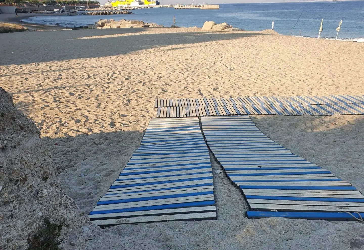 Disabilità e assistenza, a Caulonia prende il via il progetto \"Una spiaggia per tutti\"