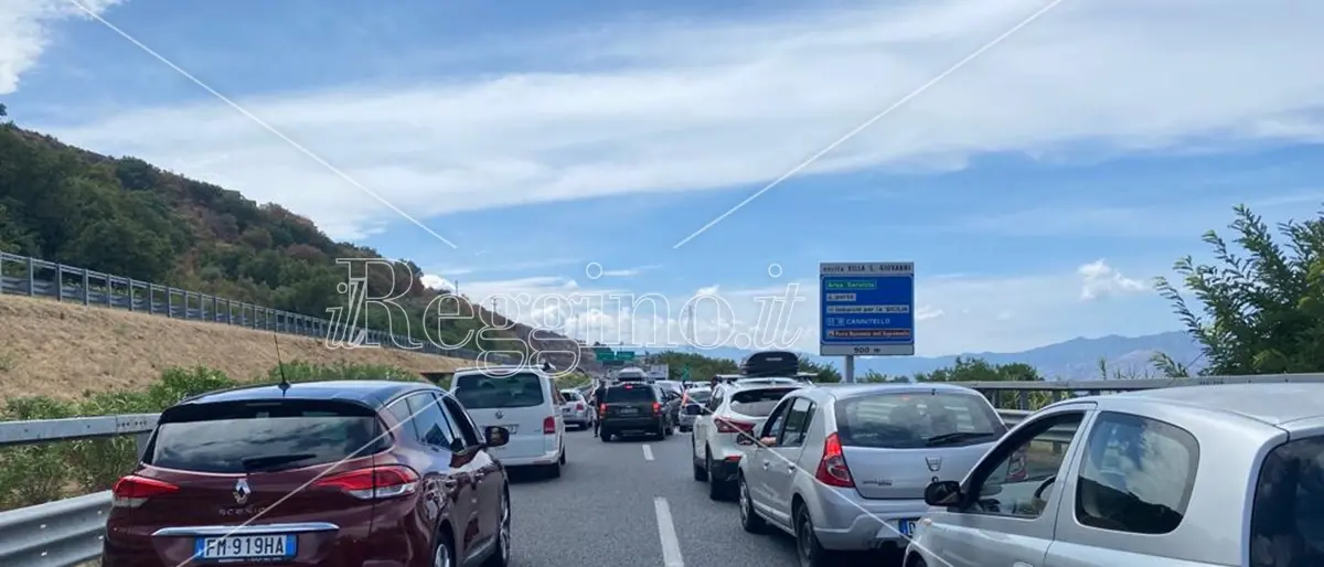 Anas, tre ore di attesa agli imbarchi per la Sicilia