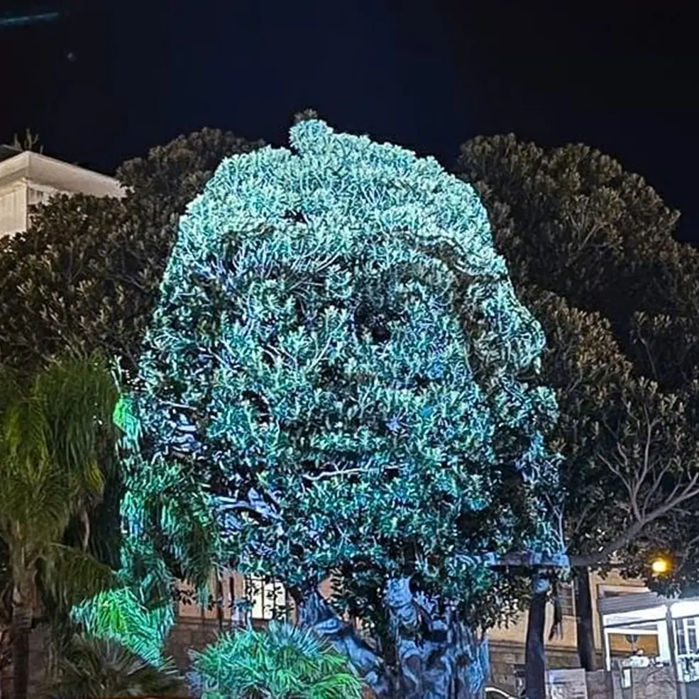 Reggio, un originale omaggio ai Bronzi di Riace