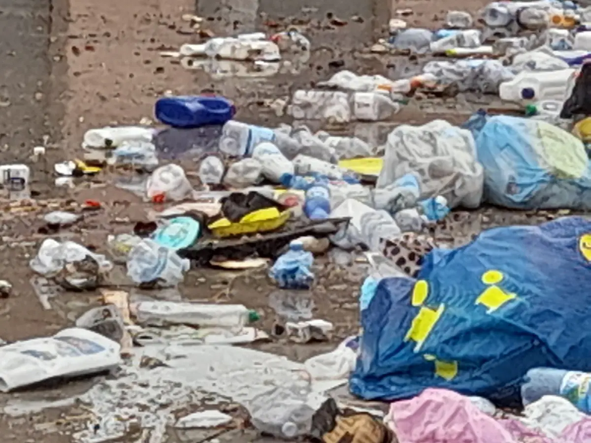 Rifiuti ad Arghillà, residenti: «Situazione critica, il sindaco ff Brunetti non ci risponde più»