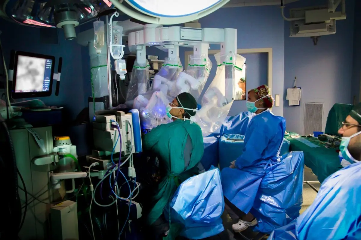 Emergenza Gom di Reggio: tre medici in chirurgia toracica, sale operatorie chiuse