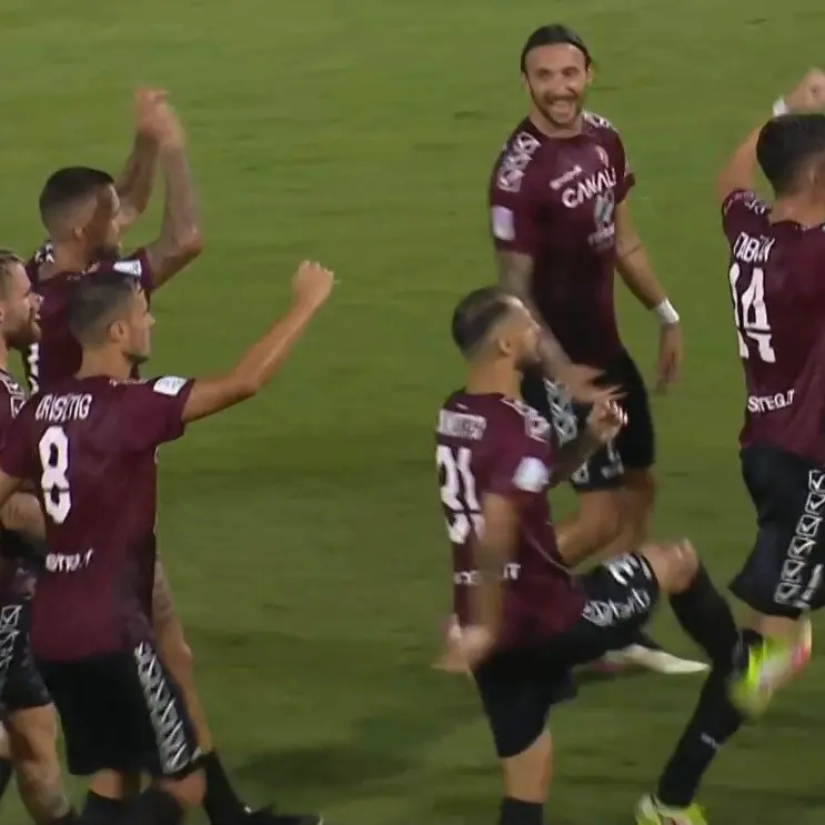 Bellissima sotto la pioggia: la Reggina splende fra la sua gente, Südtirol ko 4-0