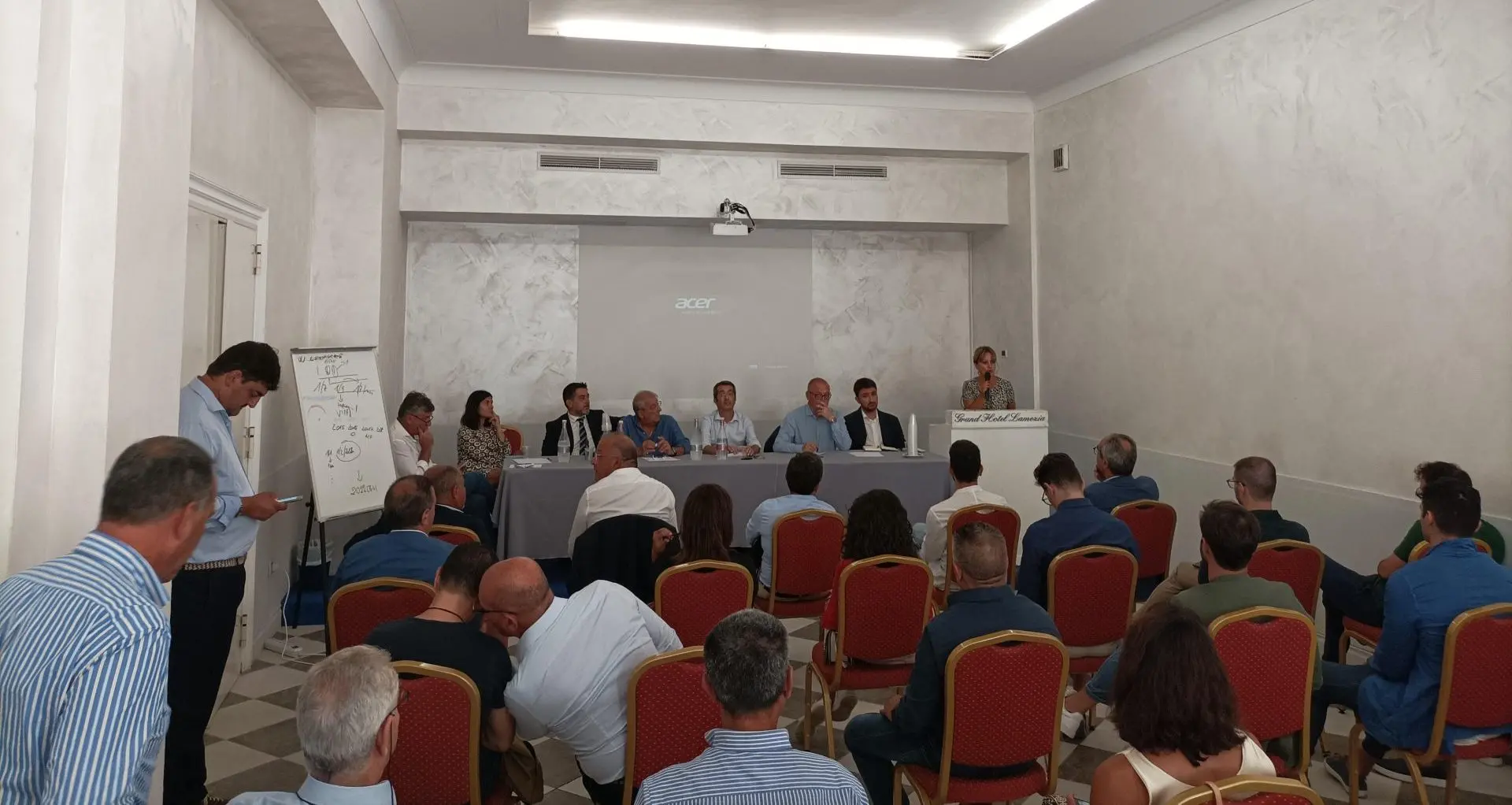 Terzo polo, in Calabria si rafforza l'asse Italia Viva-Azione