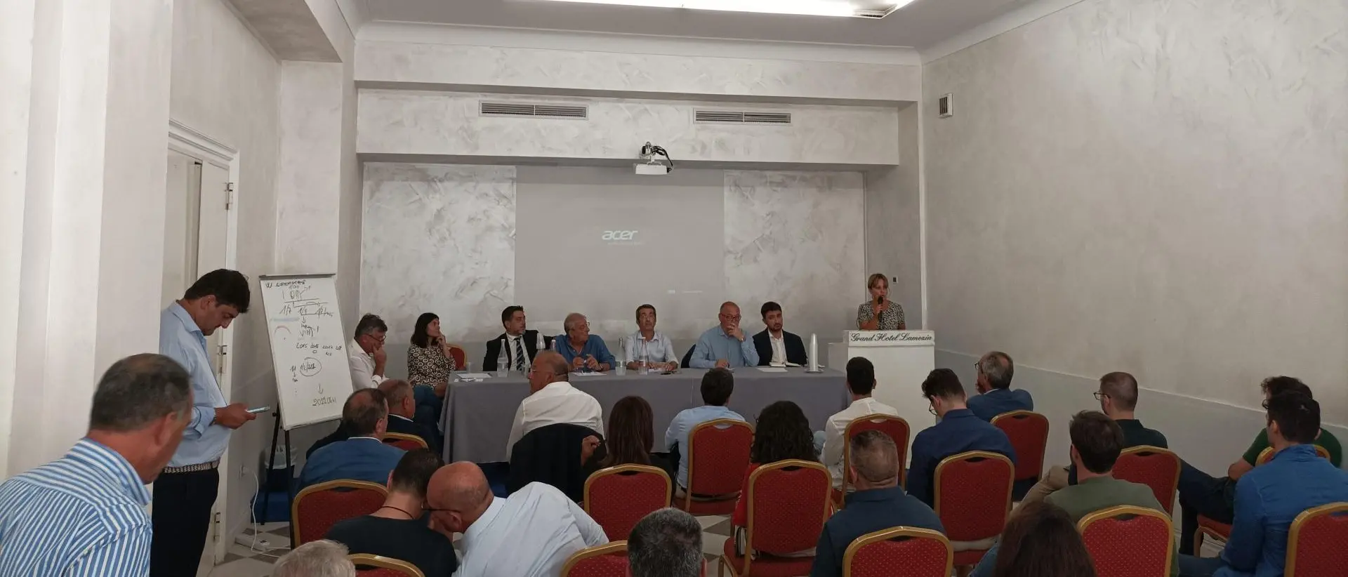 Terzo polo, in Calabria si rafforza l'asse Italia Viva-Azione