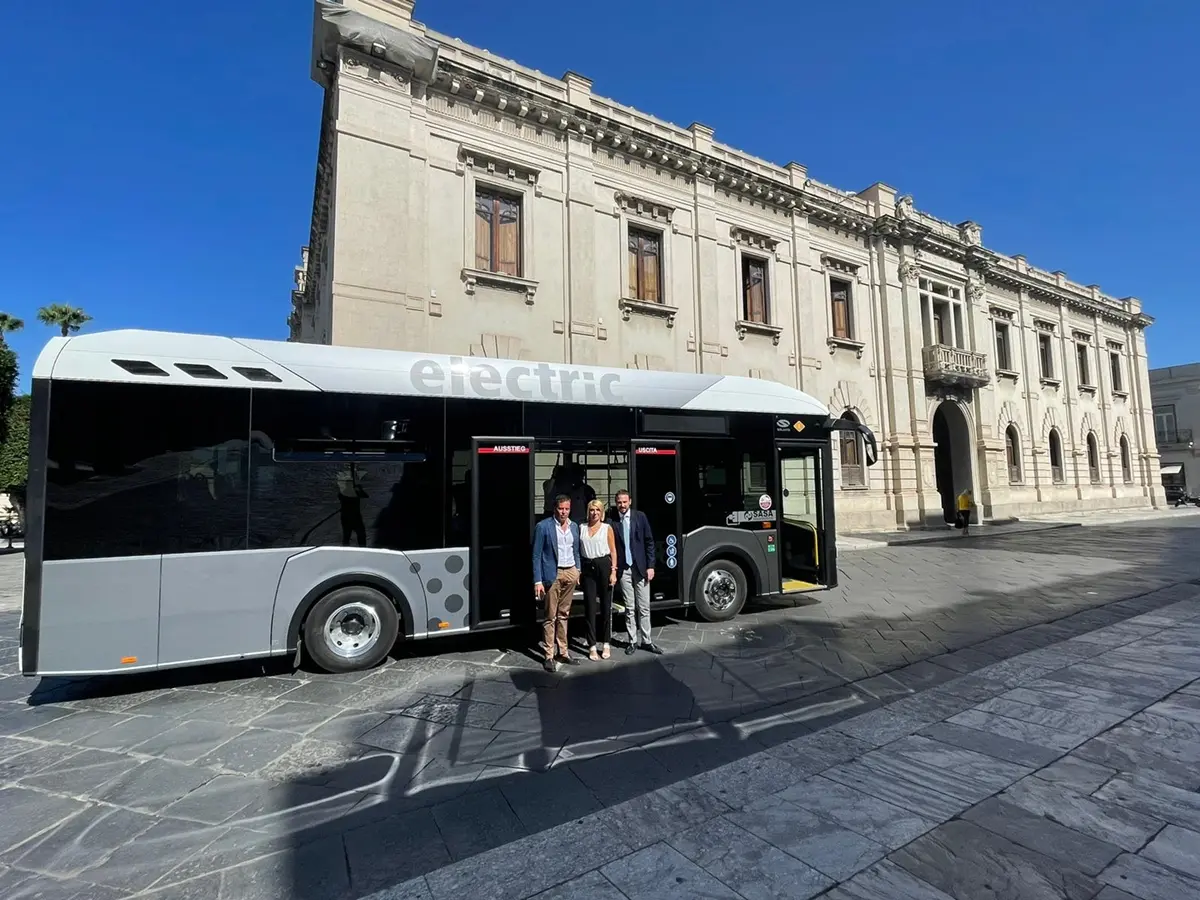 Reggio, arrivano 65 bus elettrici nel parco di Atam - VIDEO