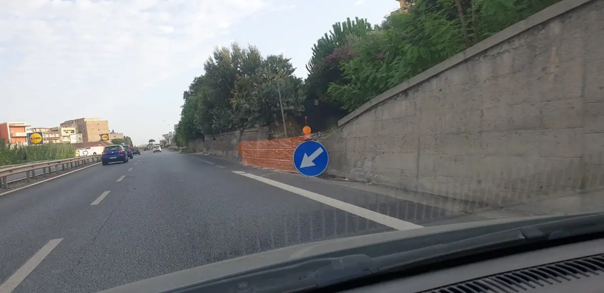 SS 106, l'associazione \"Basta vittime\" denuncia il deterioramento del manto stradale: «Garantire sicurezza»