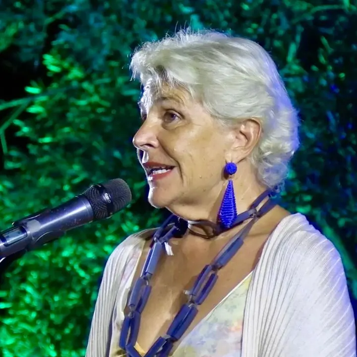 Pamela Villoresi incanta il pubblico della Locride e riceve il premio Tessalo 2022