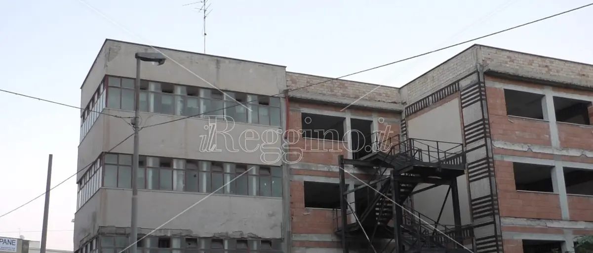 Reggio, il Comune punta al recupero della scuola media Ugo Foscolo - FOTO e VIDEO
