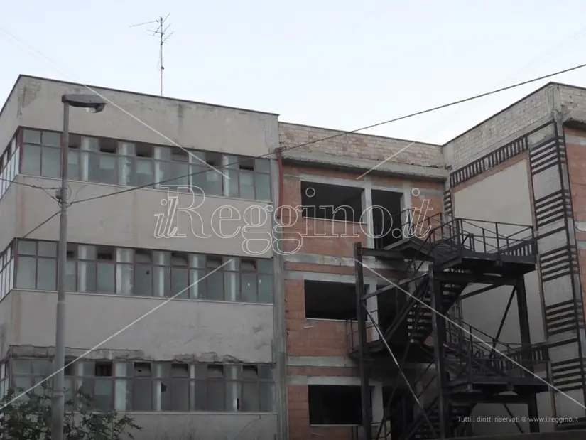 Reggio, il Comune punta al recupero della scuola media Ugo Foscolo - FOTO e VIDEO