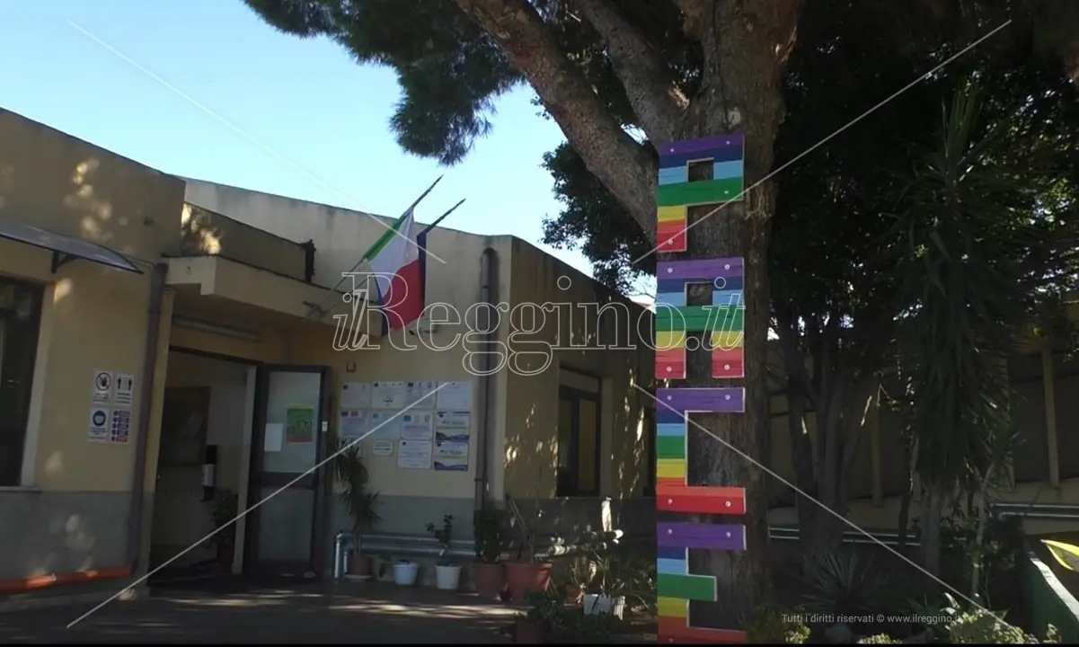 Reggio, alla Montalbetti la prima campanella anche per chi è lontano da casa - VIDEO