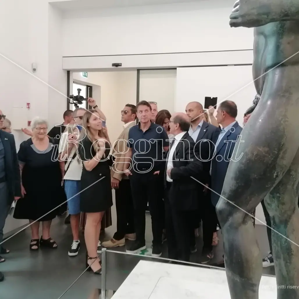 Elezioni Politiche 2022, Giuseppe Conte a Reggio Calabria: l'ex premier ammira i Bronzi di Riace - FOTO