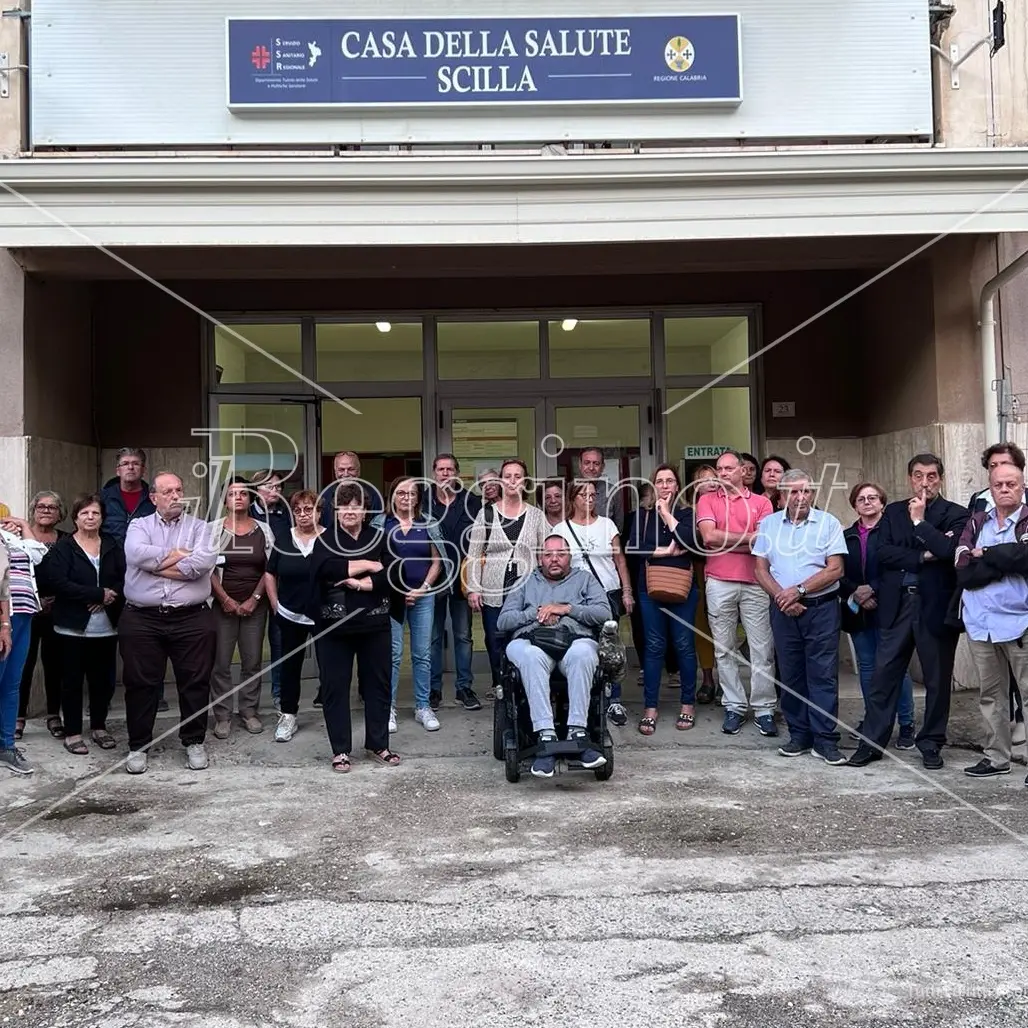 Ospedale di Scilla chiuso, i cittadini non si fermano: «Vogliono negarci il diritto alla salute»