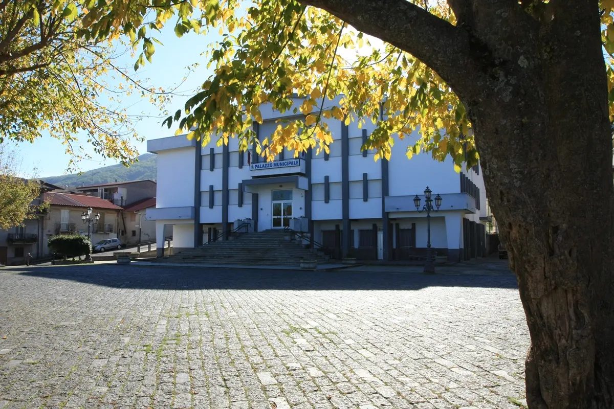 Comuni sciolti per mafia, a Sant'Eufemia d'Aspromonte si vota il 27 novembre