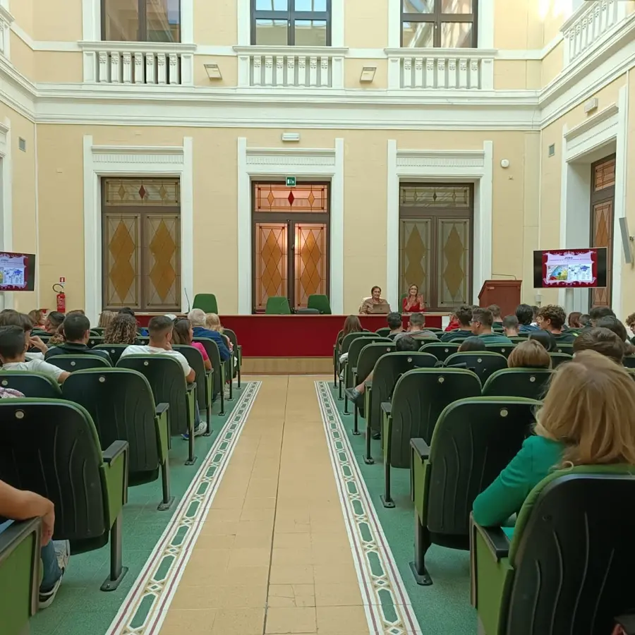 Al via il Festival Cosmos a Reggio, conferenze e conversazioni con gli studenti - FOTO