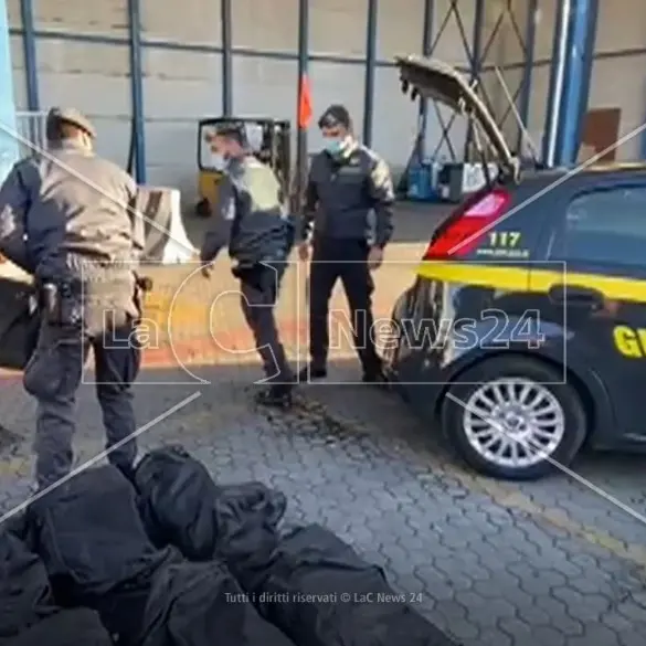 ‘Ndrangheta, narcos e portuali infedeli per sbarcare a Gioia tonnellate di cocaina