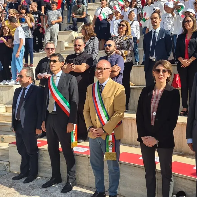 Rosarno, Versace agli studenti: «La rinascita del territorio parte dai più piccoli»