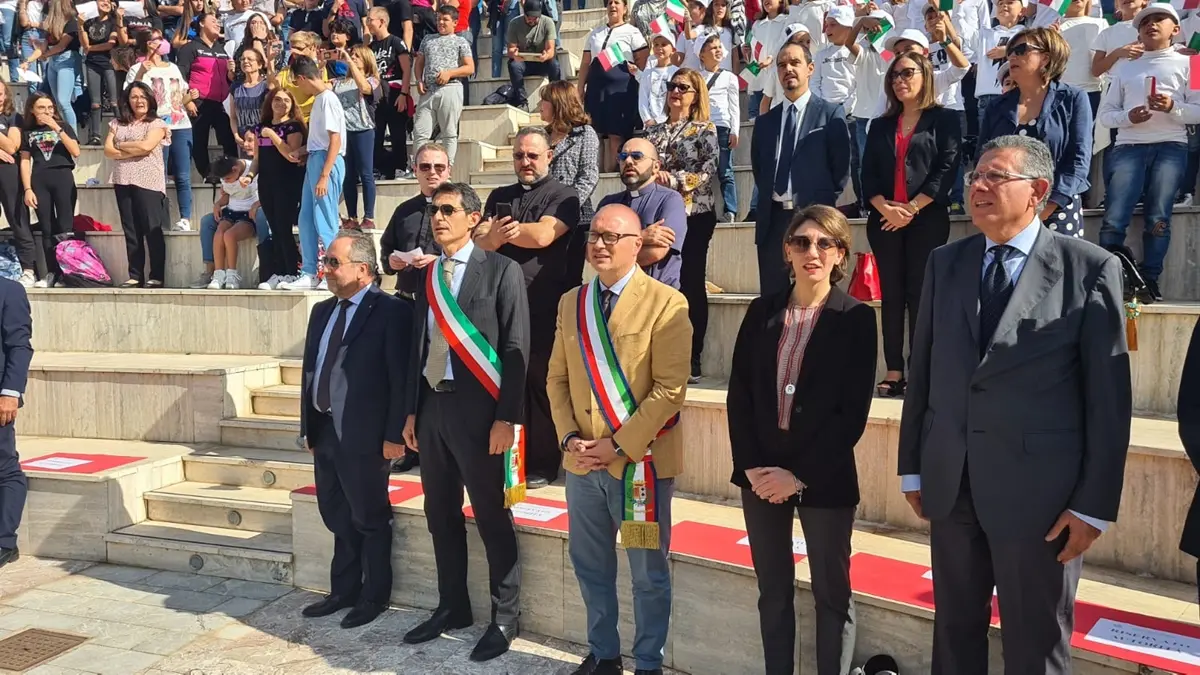 Rosarno, Versace agli studenti: «La rinascita del territorio parte dai più piccoli»