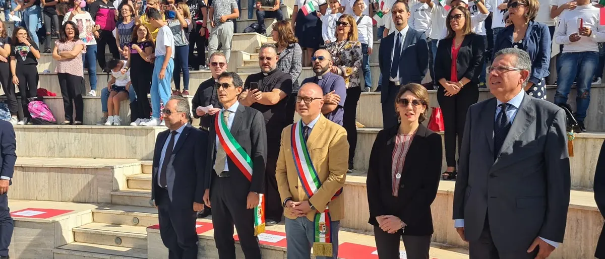 Rosarno, Versace agli studenti: «La rinascita del territorio parte dai più piccoli»