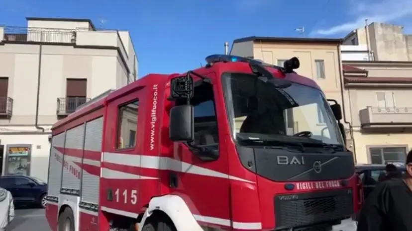 Siderno, donna intrappolata in ascensore: salvata dai Vigili del Fuoco
