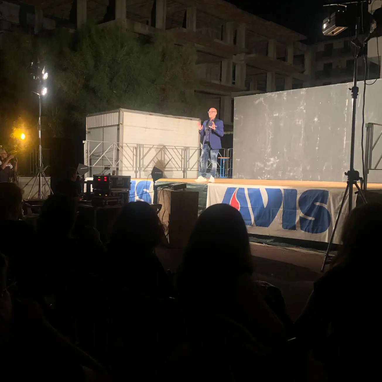 A Rosario Valanidi spettacolo con gli artisti di strada del progetto “New Theatre training”