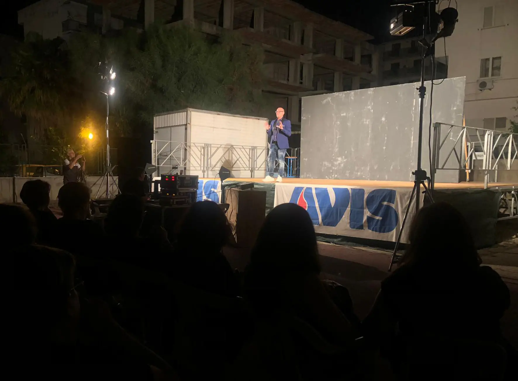 A Rosario Valanidi spettacolo con gli artisti di strada del progetto “New Theatre training”