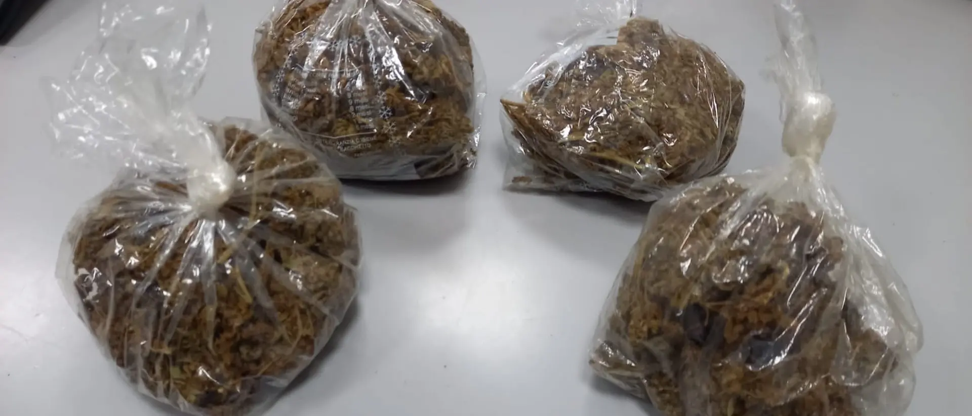 Taurianova, spaccio di droga e furto di energia elettrica: arrestato un 70enne