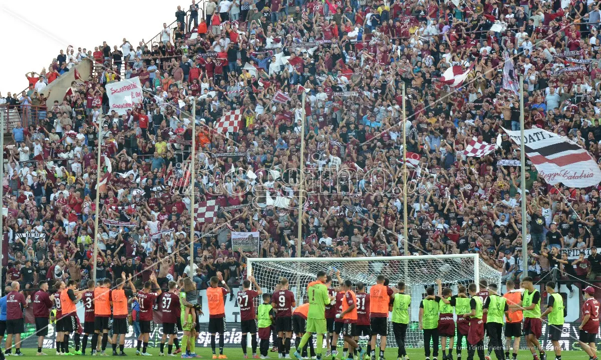 Reggina, quasi un mese senza vittorie: il Genoa per spezzare il digiuno
