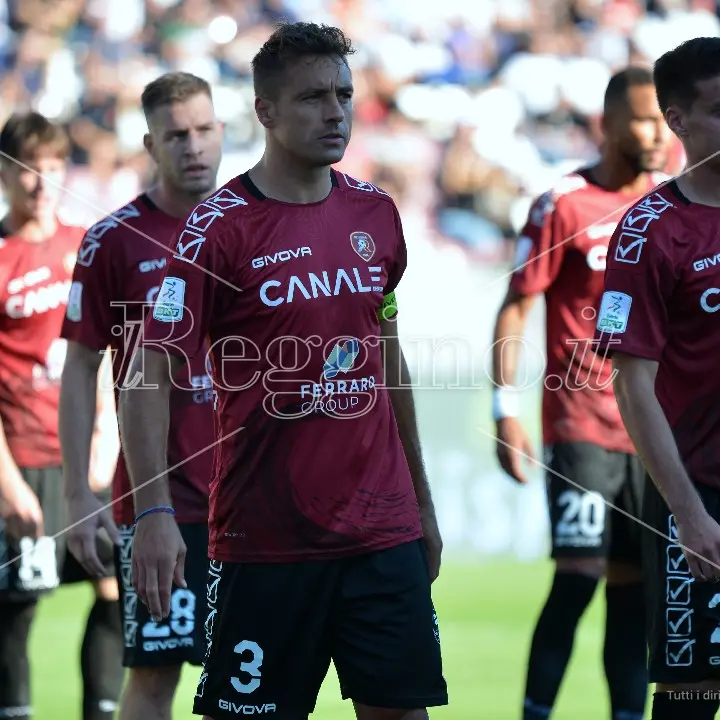 Cagliari-Reggina, le formazioni ufficiali: gioca Camporese, i sardi schierano Lapadula