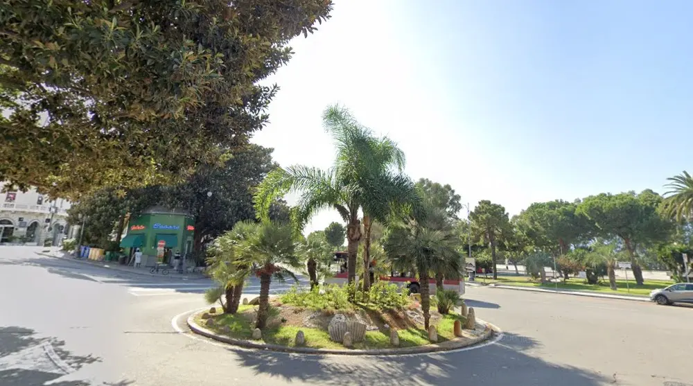 Reggio, bocciate le 8 proposte per il monumento identitario