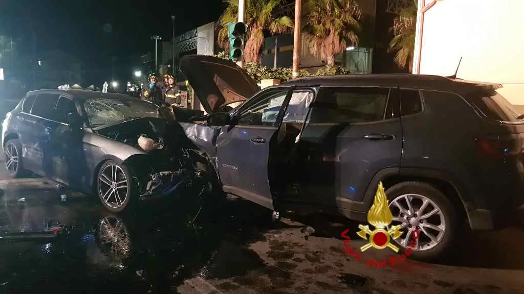 Siderno, incidente sulla statale 106: 4 feriti