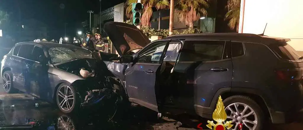 Siderno, incidente sulla statale 106: 4 feriti