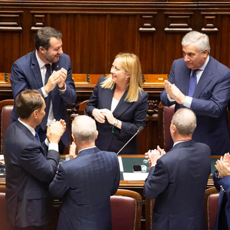 Governo, la Camera vota la fiducia con 235 sì