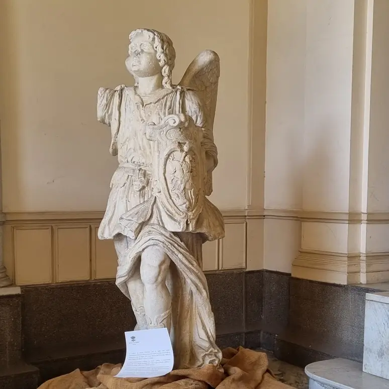 Angelo tutelare a Reggio, Brunetti: «La statua va messa in una teca in piazza»