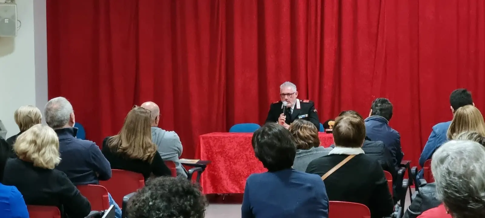 Seminara e Santa Cristina d’Aspromonte, i carabinieri incontrano i cittadini per prevenire truffe e raggiri