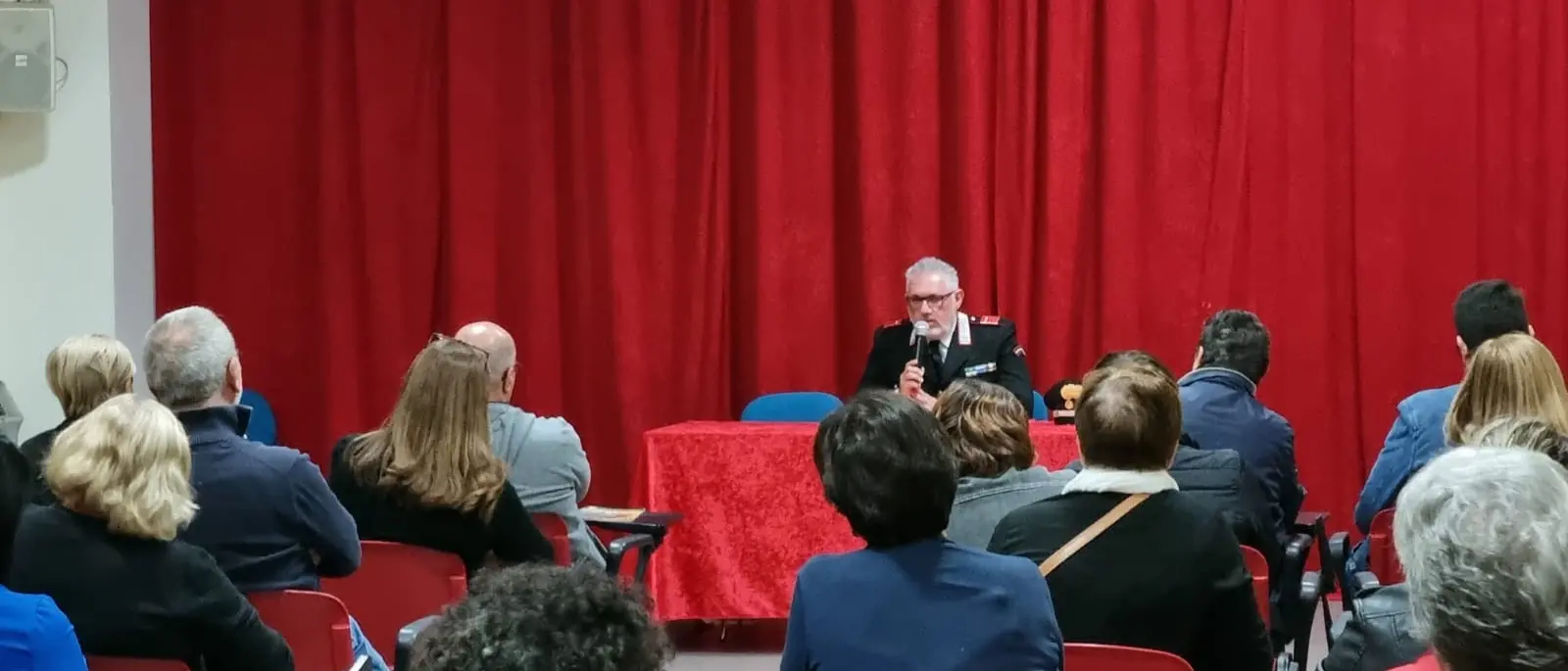 Seminara e Santa Cristina d’Aspromonte, i carabinieri incontrano i cittadini per prevenire truffe e raggiri