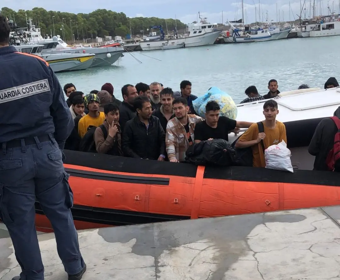 Roccella Jonica, giunti al porto questa mattina 80 profughi