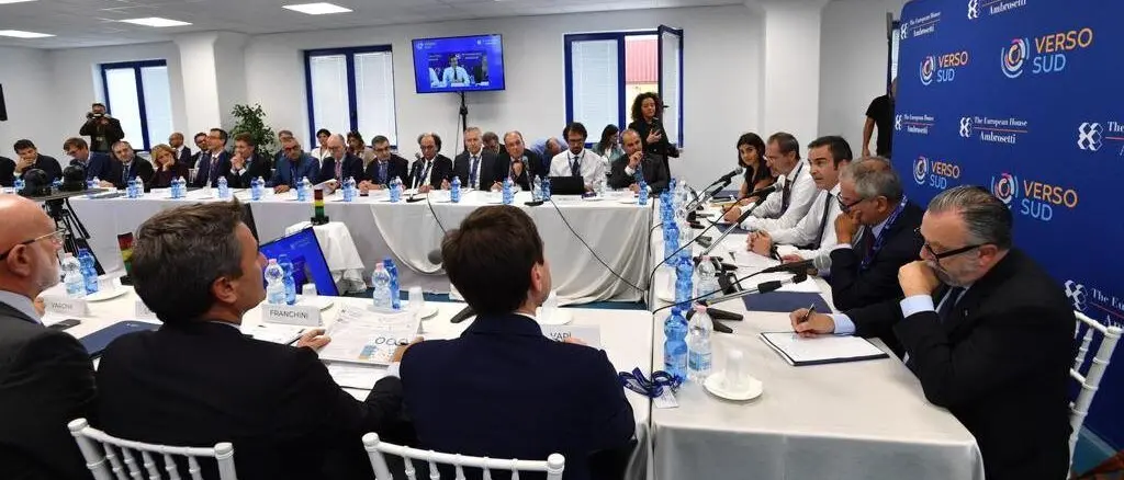 Parte da Gioia Tauro il roadshow European House