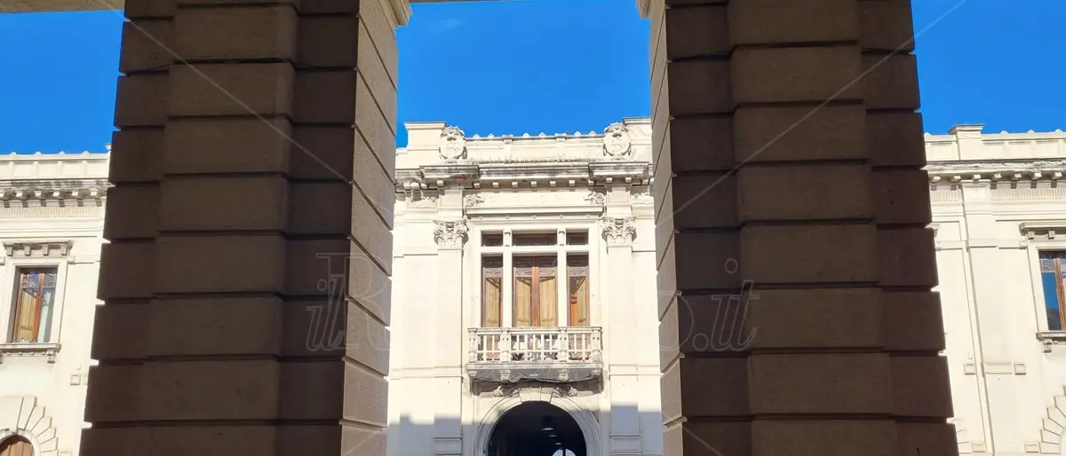 Comune di Reggio, il centrodestra fa ammuina: i numeri per far cadere Falcomatà non ci sono