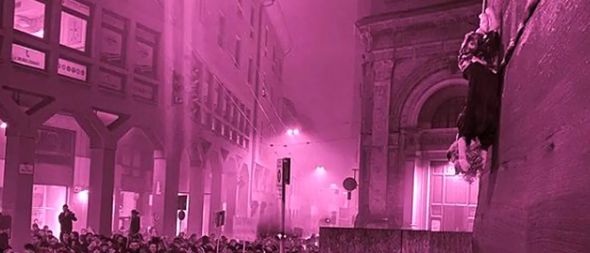 Bologna, manichino di Giorgia Meloni appeso a testa in giù: la solidarietà di Occhiuto