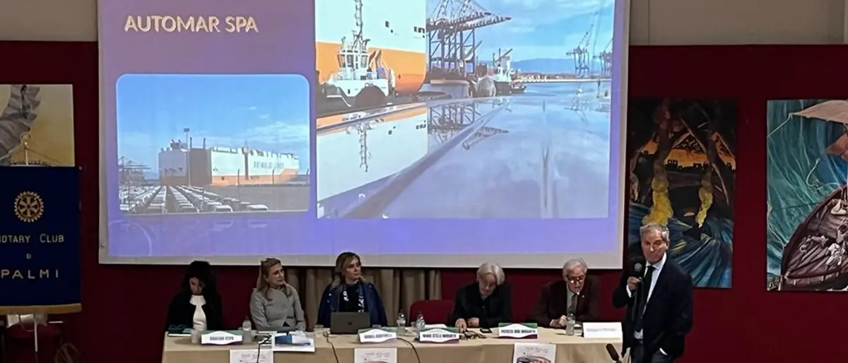 \"Immaginare il futuro\", il porto di Gioia Tauro studiato a scuola