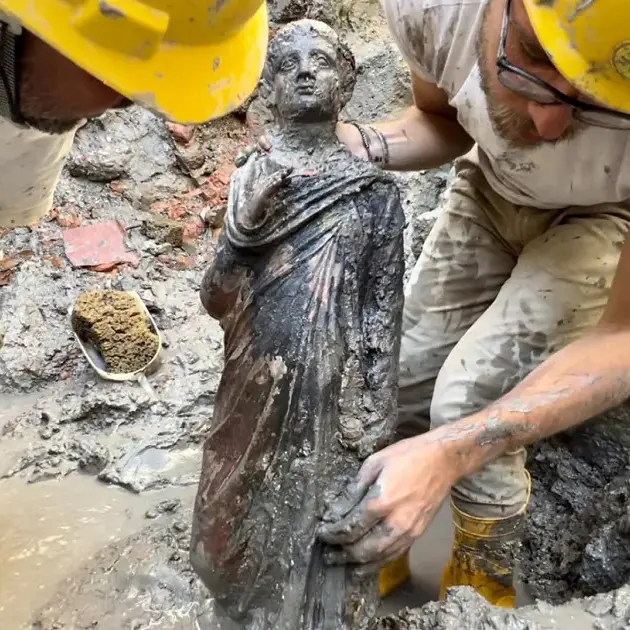 Bronzi e statue di San Casciano, l'archeologo Scaravilli: «Troppo diversi per fare confronti»