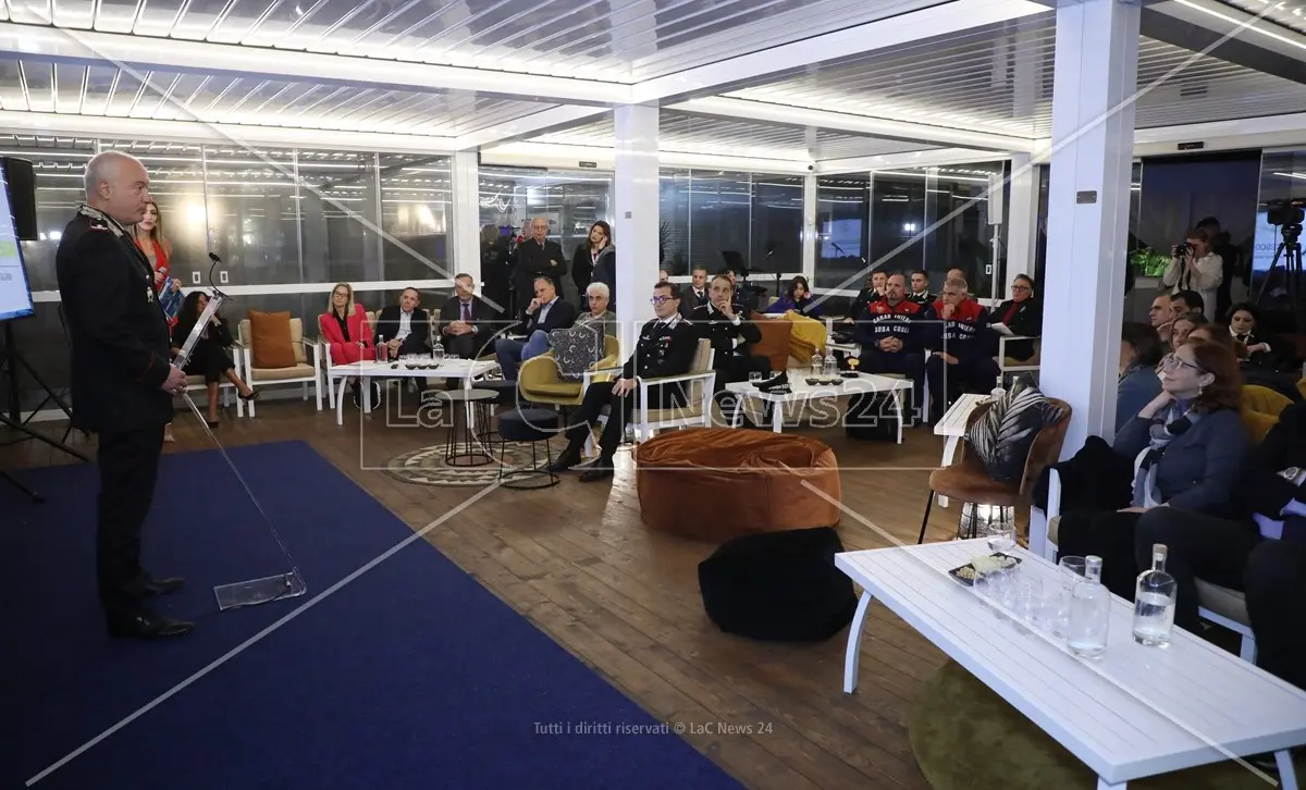 Educare per amare: Unical, Carabinieri e Network LaC insieme per tutelare il mare calabrese