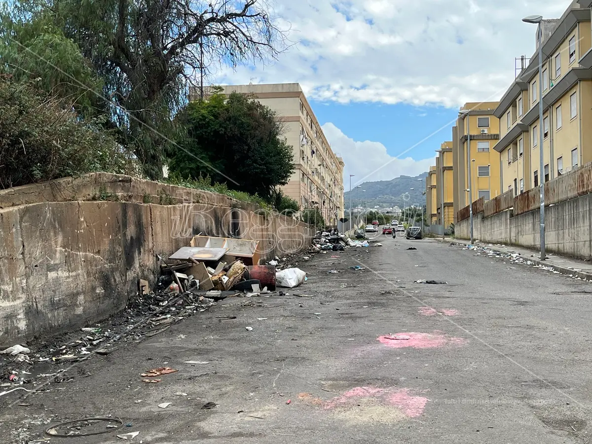 Reggio, ad Arghillà diminuiscono i rifiuti ma restano punti critici - FOTO e VIDEO