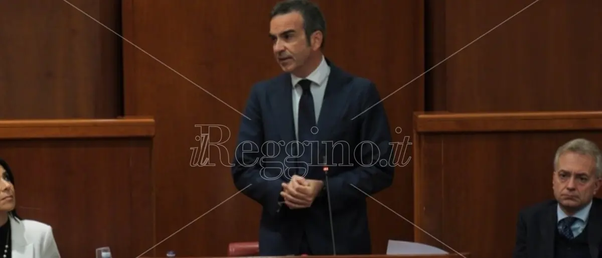 Porto di Gioia Tauro, Occhiuto: «Governo inserirà rigassificatore nel piano degli investimenti energetici»